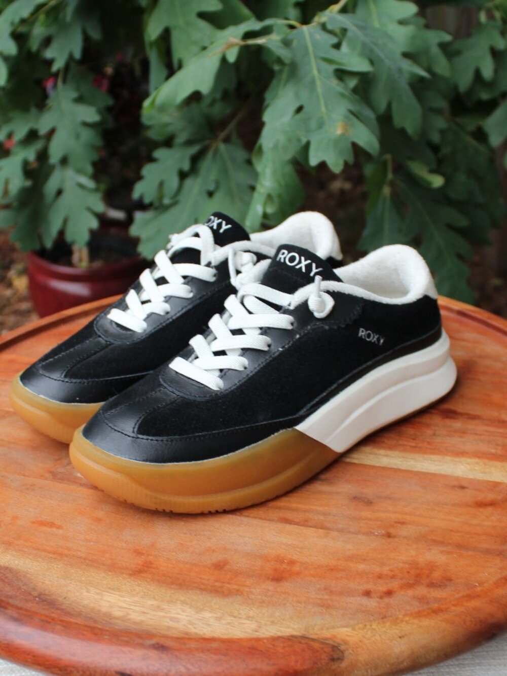 Roxy Women’s Joey Leather Sneakers - Size 7